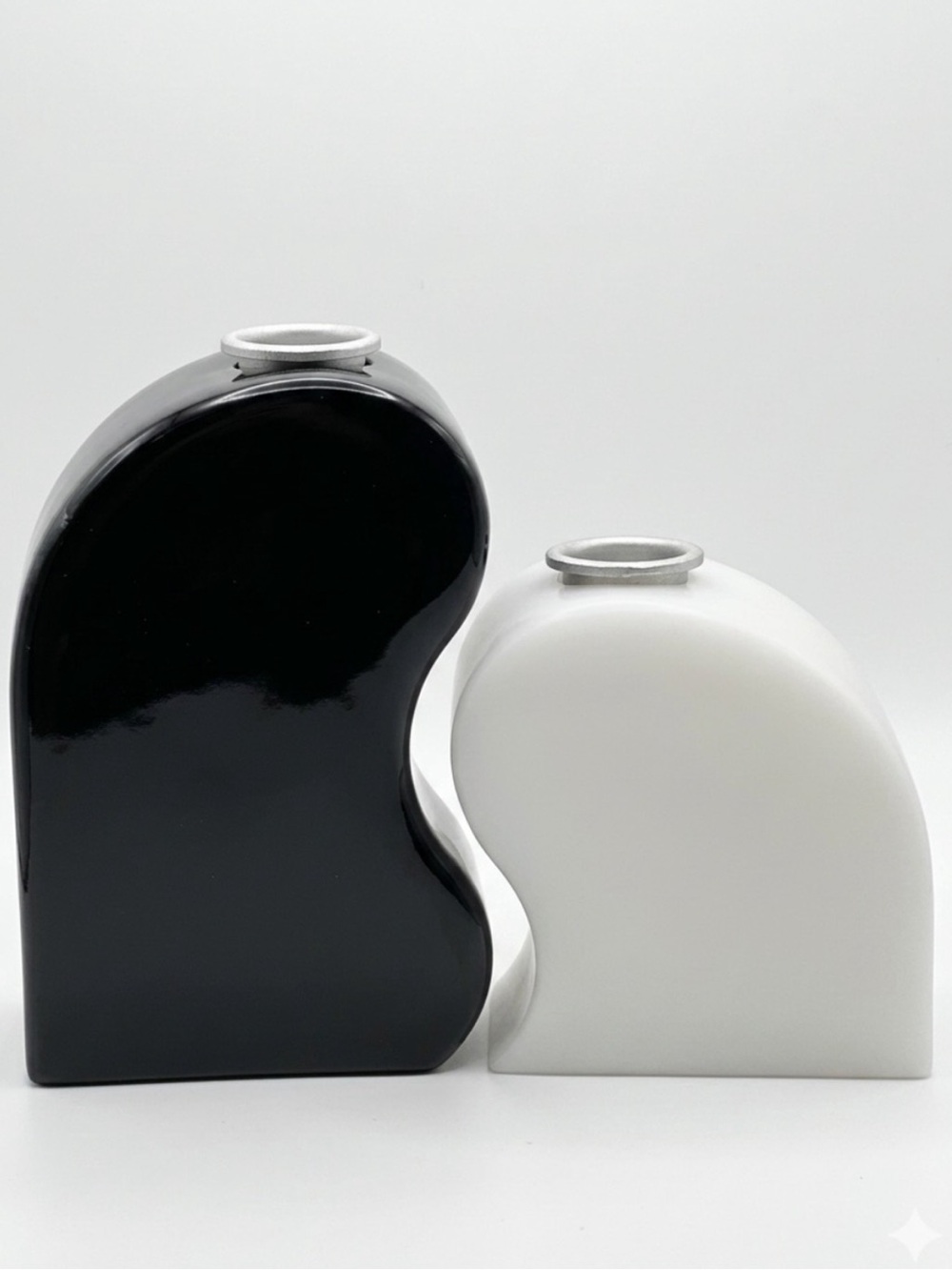NWT Areaware Seymour Sculptural Interlocking Candle Holder Set Black White